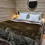 Golden Hill Yllaes, Luxury In Lapland Chalet Äkäslompolo