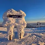 Golden Hill Yllaes, Luxury In Lapland Chalet Äkäslompolo