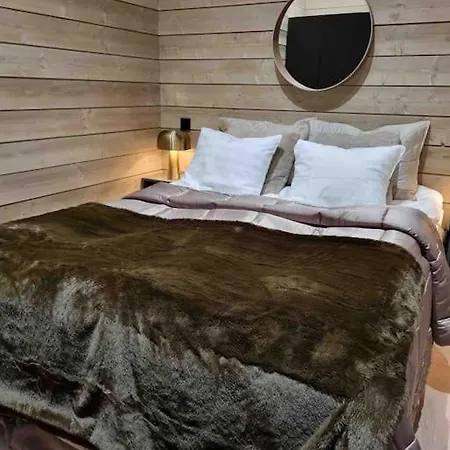 Golden Hill Yllaes, Luxury In Lapland Chalet Akaslompolo